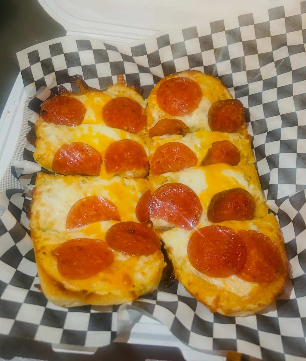 🧀 Harper's Cheese Bread with Pepperoni