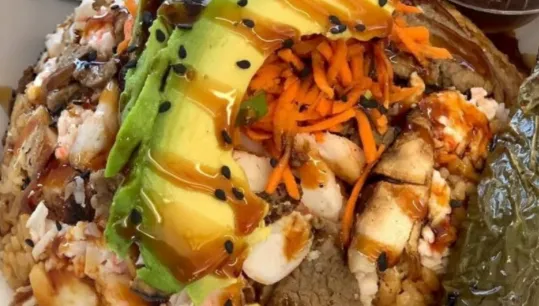 🍣 Yakimeshi Especial