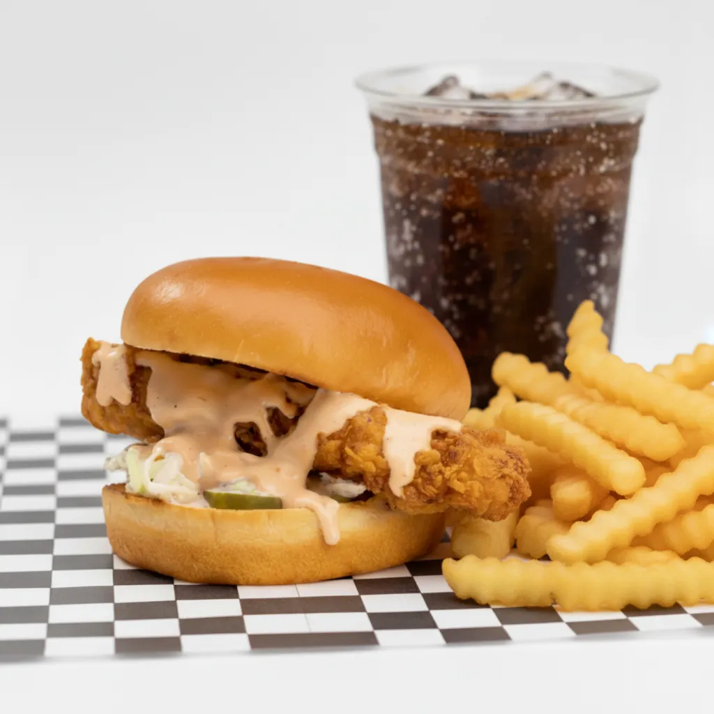 🍔 #1. Flaming Chicken Combo
