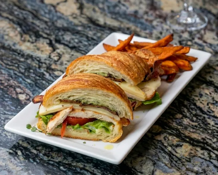 🥪 California Club
