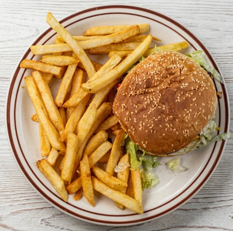 🍔 Cheeseburger with Fries