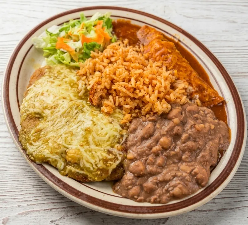 🌶️ 7. Chile Relleno & Enchilada