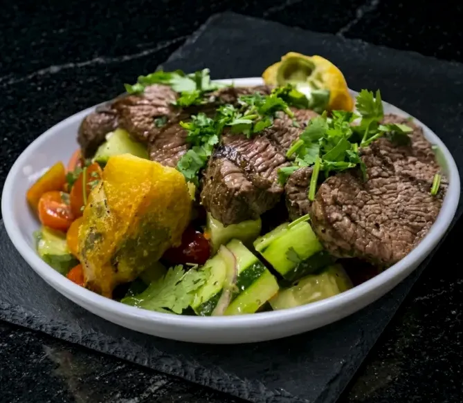 🥗 Bistro Steak Salad With Jalapeño Popper